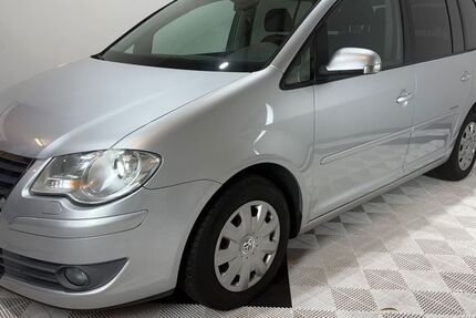 VW Touran 223.613 km 4.999 &euro; Bonn - Dottendorf 53129