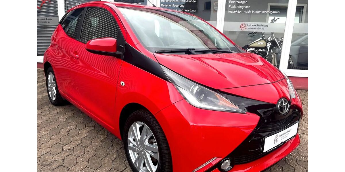 Toyota Aygo (X) 27.412 km 10.783 &euro; Kirkel 66459