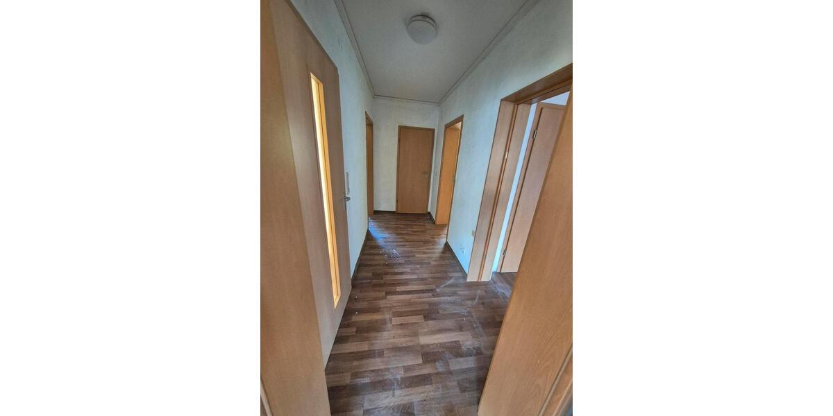 Etagenwohnung Völklingen - 3 Zimmer, 82 m&sup2;, 630&euro; | Angebot:26397489