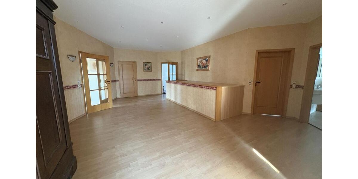 Dachgeschoßwohnung Harpstedt - 3 Zimmer, 145 m&sup2;, 850&euro; | Angebot:26676397