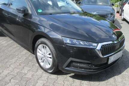 Skoda Octavia Ambition 2.0 TDI DSG NAVI STANDHZG LED ALU 90.840 km 21.988 € Bergkamen 59192