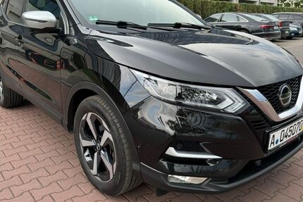 Nissan Qashqai 179.000 km 16.900 € München 81929