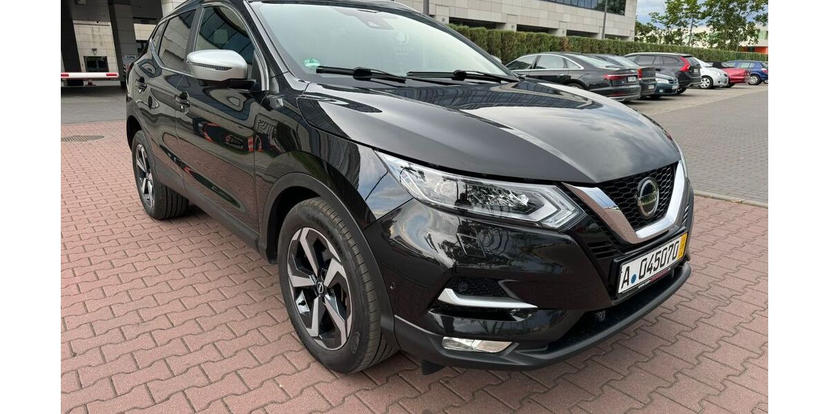 Nissan Qashqai 179.000 km 16.900 € München 81929