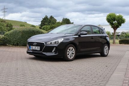 Hyundai i30 94.000 km 9.800 &euro; Geisenheim 65366