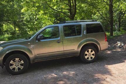 Nissan Pathfinder 193.300 km 8.000 &euro; Mandelbachtal 66399