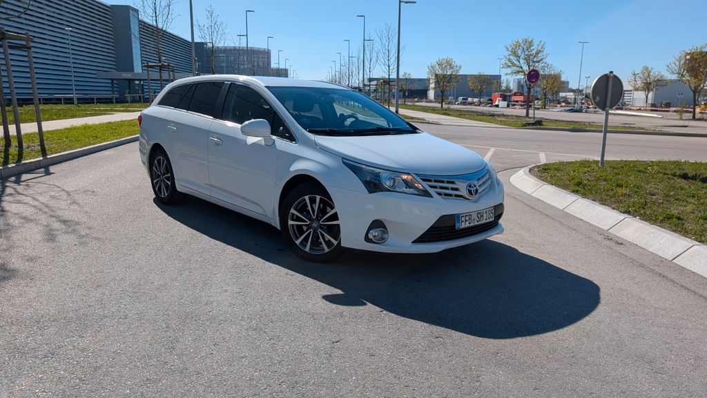 Toyota Avensis 159.000 km 7.600 &euro; Egenhofen 82281