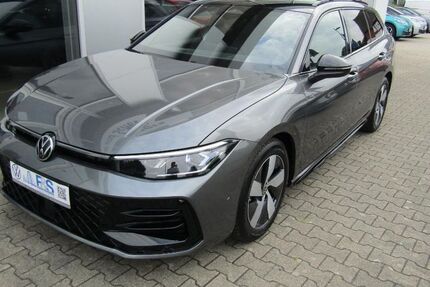 VW Passat 14.932 km 43.950 € Emmerich am Rhein 46446