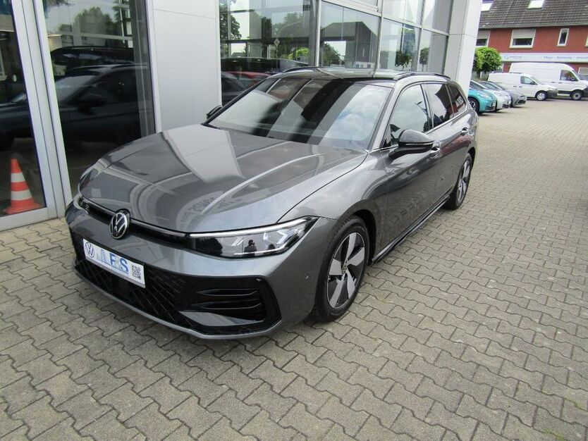 VW Passat 14.932 km 43.950 € Emmerich am Rhein 46446