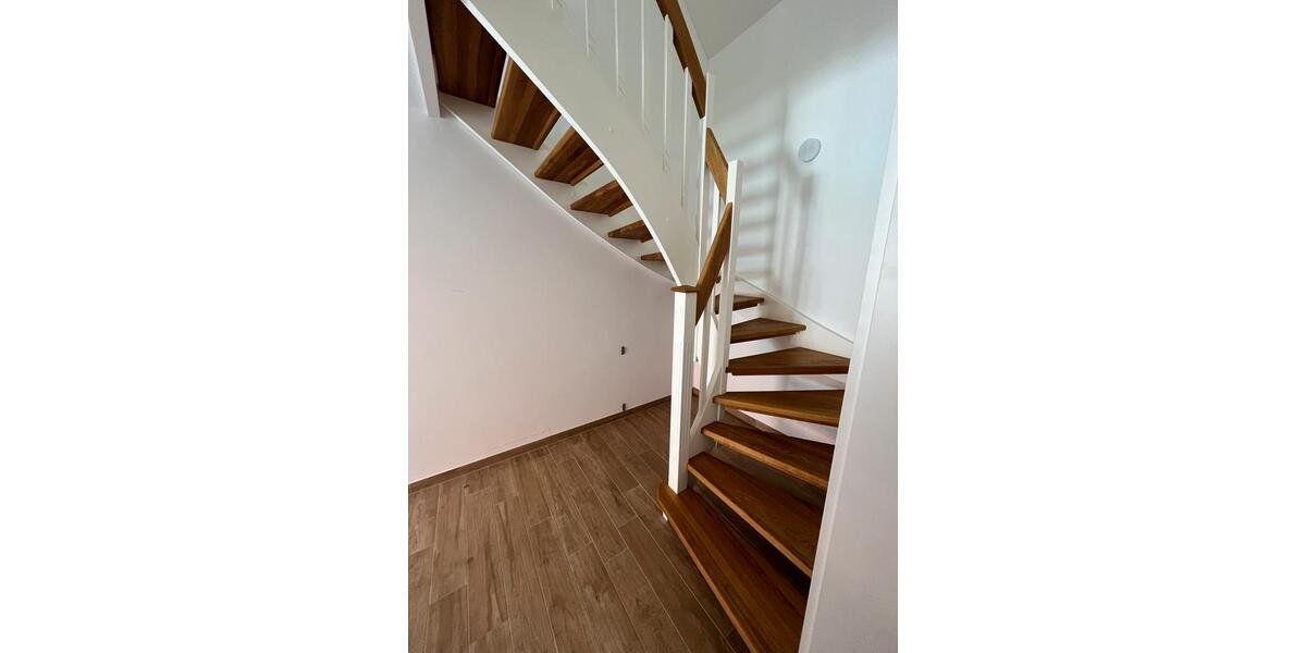 Erdgeschoßwohnung Delmenhorst Bungerhof - 4 Zimmer, 119 m&sup2;, 1.300&euro; | Angebot:26033133