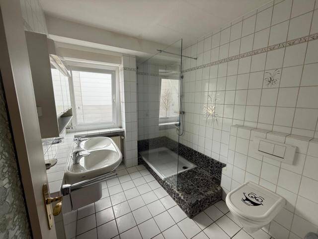 Gewerbeobjekt Singen (Hohentwiel) Singen - 4 Zimmer, 1.500&euro; | Angebot:26320387