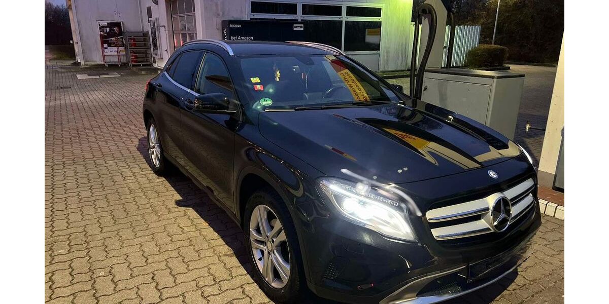 Mercedes-Benz GLA 200 140.000 km 15.900 &euro; Röbel 17207