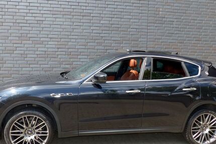 Maserati Levante 86.000 km 47.900 € Hannover 30179