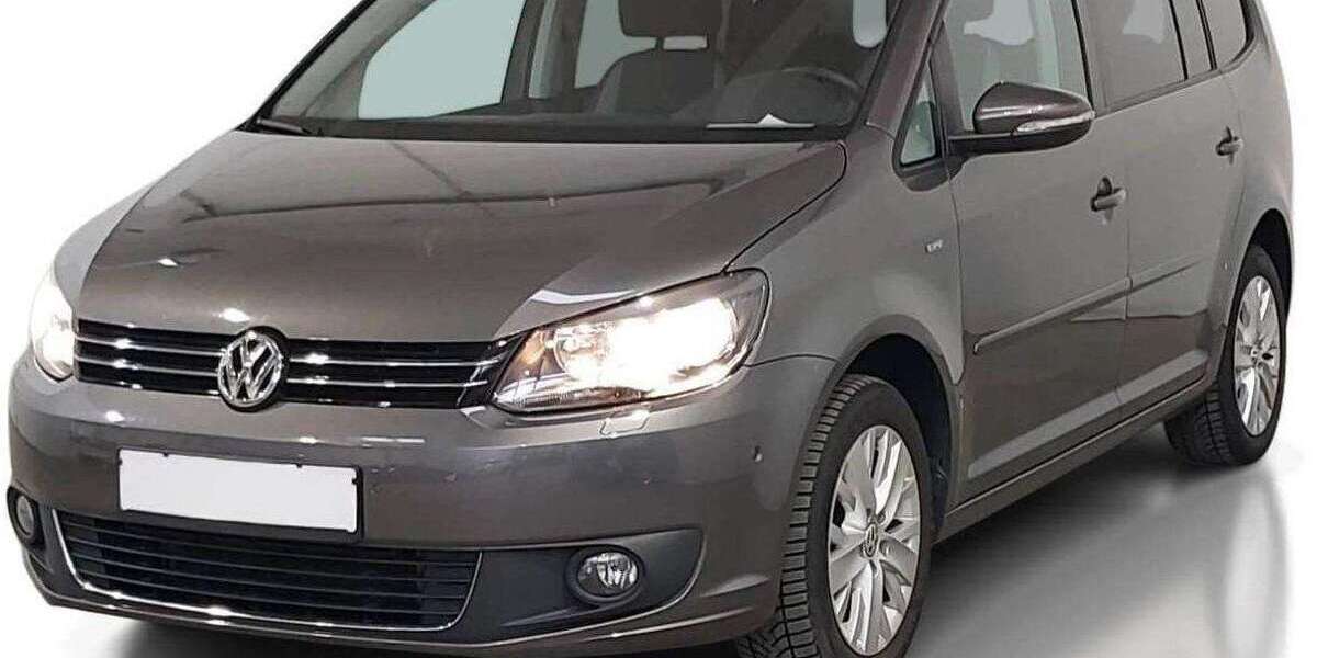 VW Touran 128.000 km 9.800 &euro; Baldham 85598