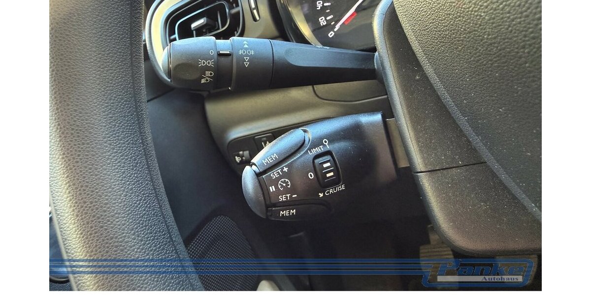 Citroen C3 1.2 PT 82 Feel*LED*BT*Tempo*8Reifen*SpurH* 84.089 km 7.690 &euro; Berlin 13187