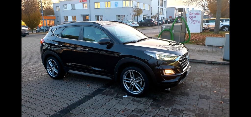 Hyundai TUCSON 106.000 km 19.990 &euro; Bonlanden-Filderstadt 70794