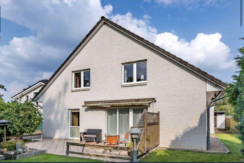 Haus zum Kaufen in Hamburg 698.000 € 196.08 m²