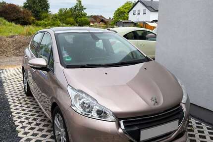 Peugeot 208 124.098 km 6.750 &euro; Vettweiß 52391