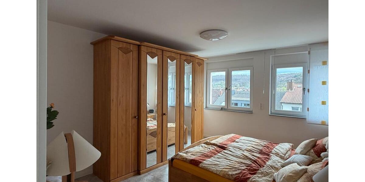 Dachgeschoßwohnung Hösbach - 3 Zimmer, 95 m&sup2;, 1.200&euro; | Angebot:26134507