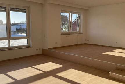 Wohnung Obertraubling - 3 Zimmer, 139 m&sup2;, 1.250&euro; | Angebot:24596032