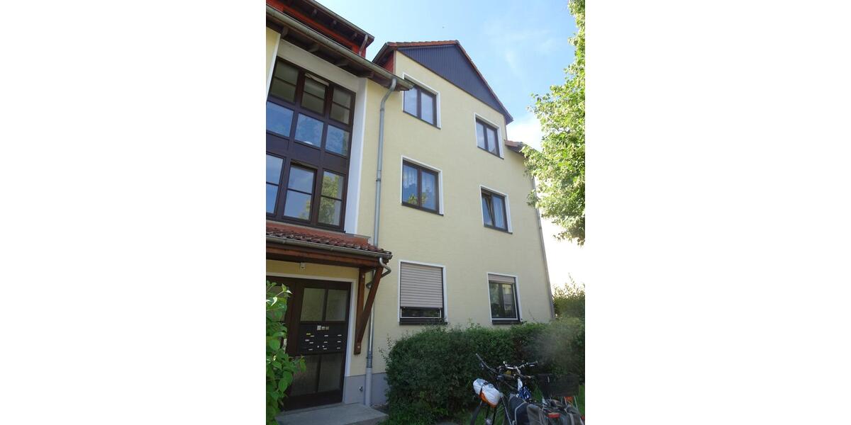 Große EG-4-Zimmer-Wohnung mit Gartenanteil und Stellplatz 4 zimmer