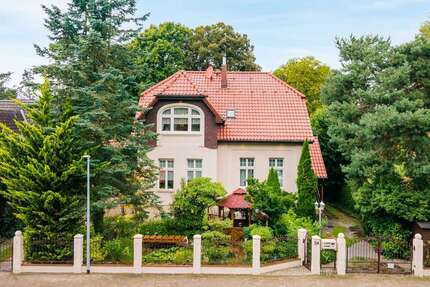 Haus zum Kaufen in Strausberg 798.000 € 223.34 m² 7 zimmer