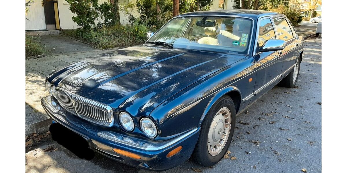 Jaguar Daimler 191.611 km 5.799 &euro; München 81475