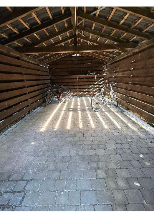 Lichtdurchflutete-2,5-Zi-Terrassenwohnung-mit-Garten-im-exclusiven-Vierkanthof 2 zimmer