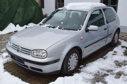 VW Golf 142.000 km 790 &euro; Fischbachau 83730