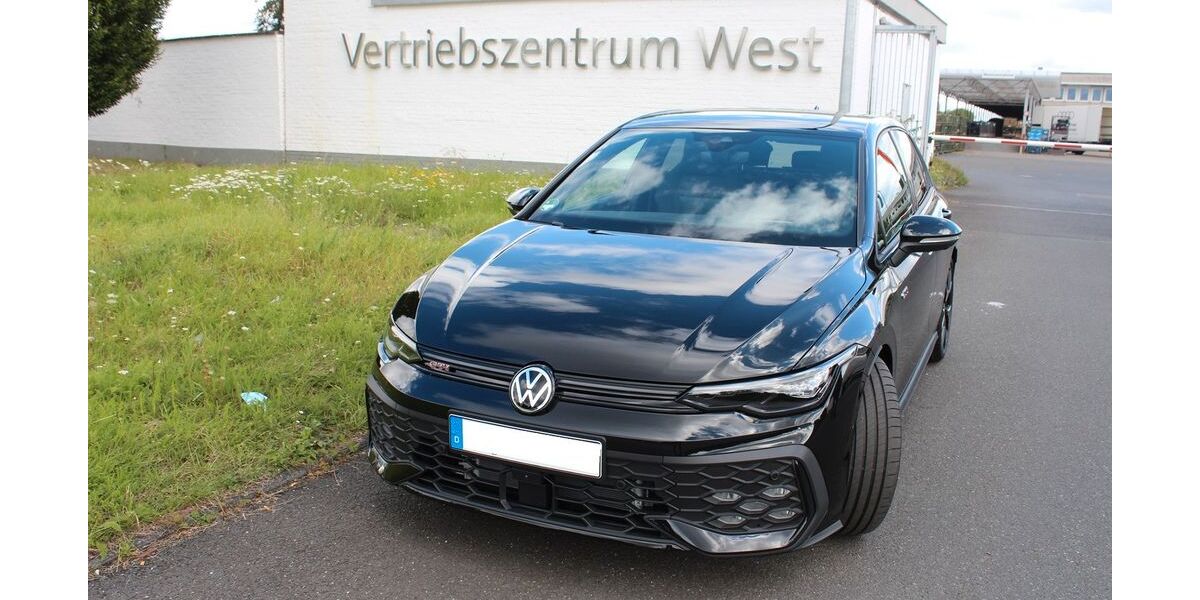 VW Golf 28.000 km 33.900 &euro; Untergruppenbach 74199