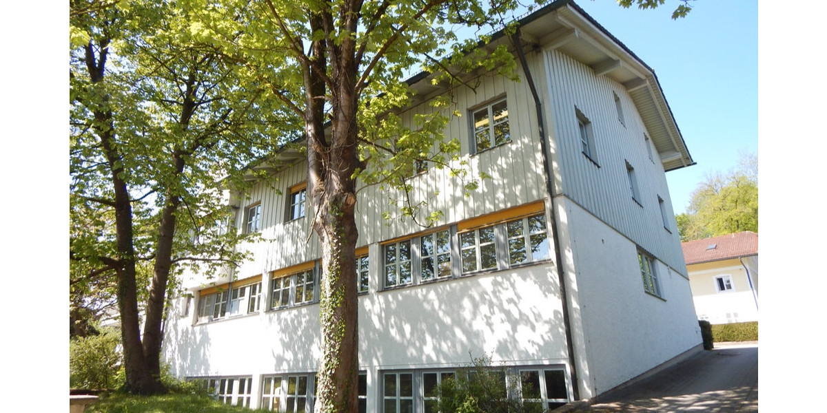 Vielseitig nutzbare Gewerbefläche in Ainring - frei ab sofort - Parkplätze vorhanden 7 zimmer