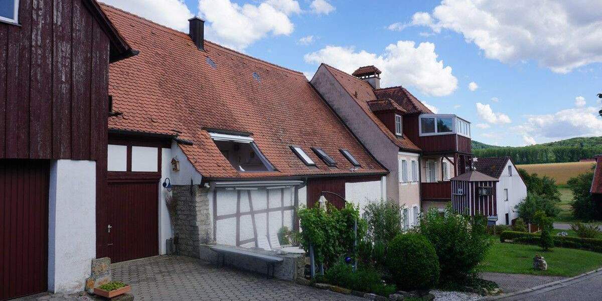 Etagenwohnung Gallmersgarten - 9 Zimmer, 286 m&sup2;, 249.000&euro; | Angebot:25677589