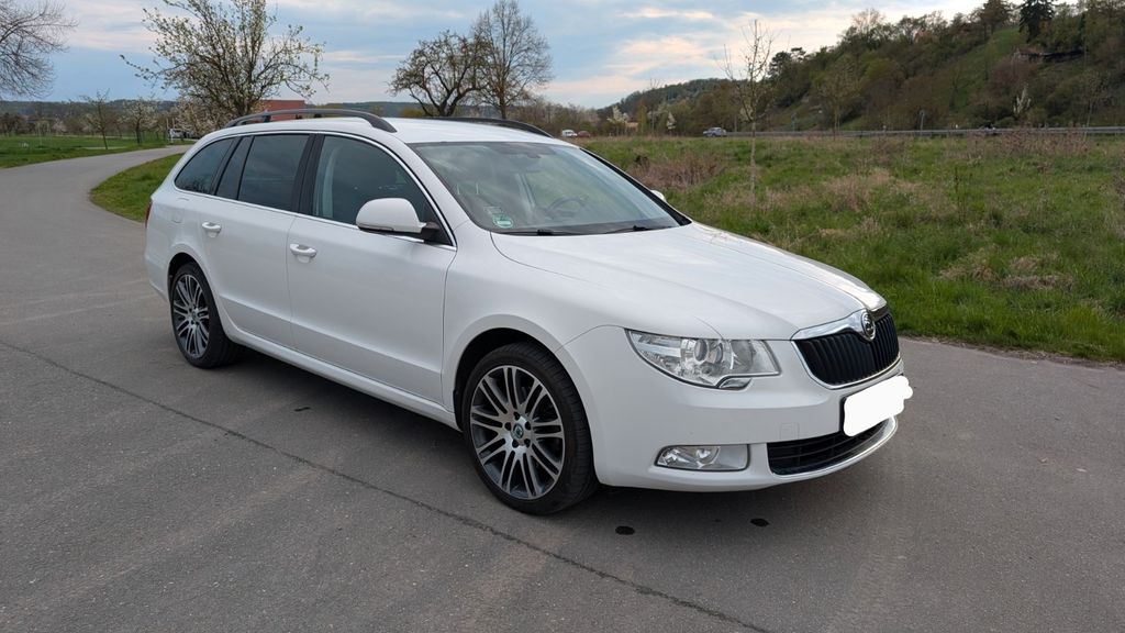 Skoda Superb 172.000 km 5.000 &euro; Naumburg 06618