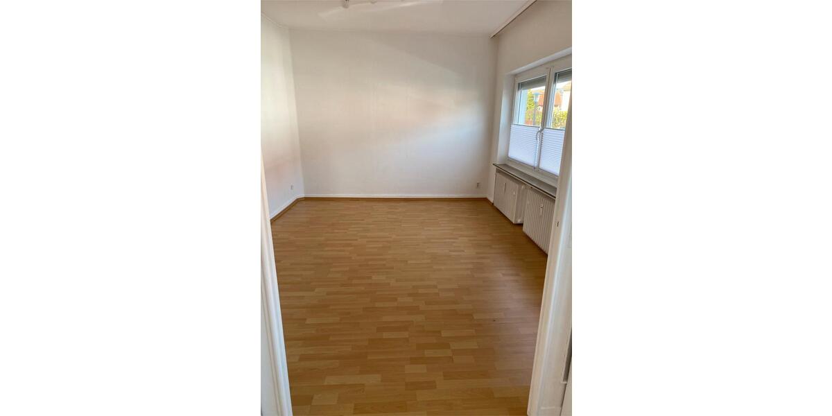 Hochparterre Bad Pyrmont - 4 Zimmer, 81 m&sup2;, 600&euro; | Angebot:26326369