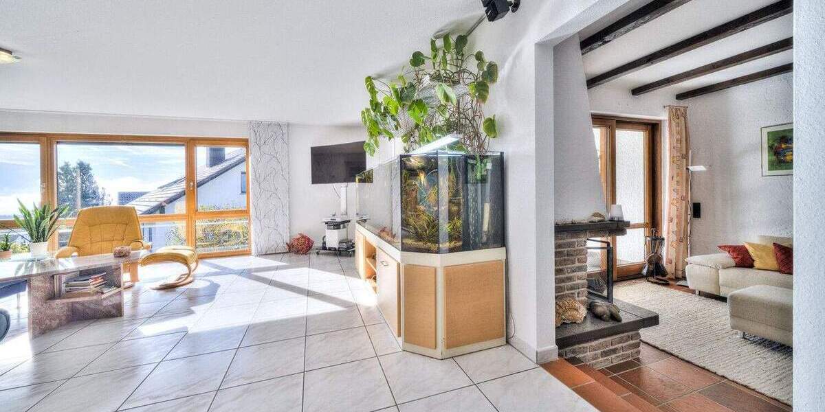 Einfamilienhaus Tengen - 8 Zimmer, 231 m&sup2;, 595.000&euro; | Angebot:25690110