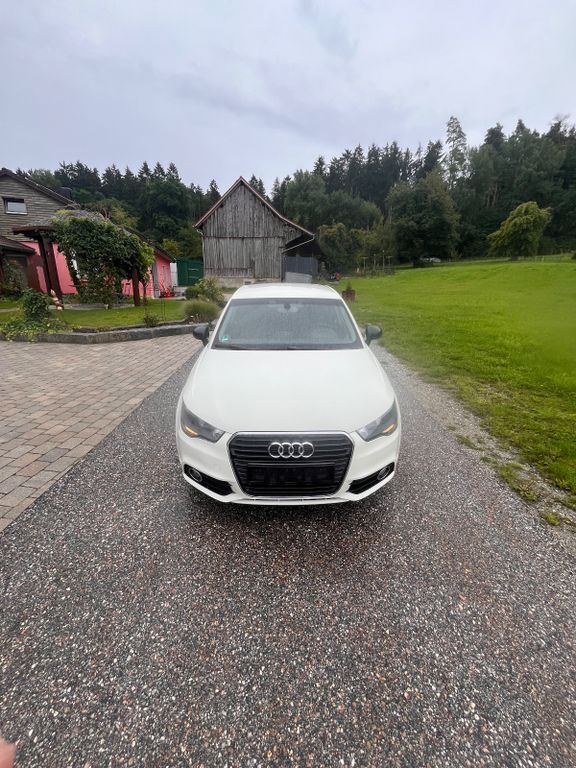 Audi A1 163.000 km 7.800 € Niederviehbach 84183