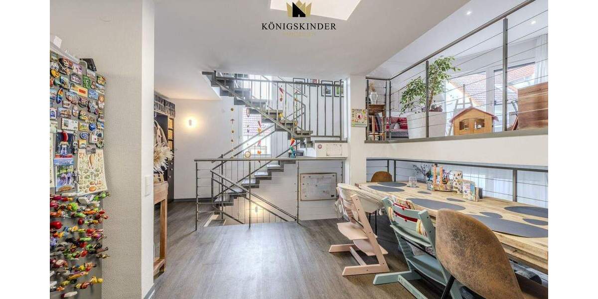 Komplett kernsaniertes REH als außergewöhnliches Split-Level-Architektenhaus in ruhiger Ortsrandlage 7 zimmer