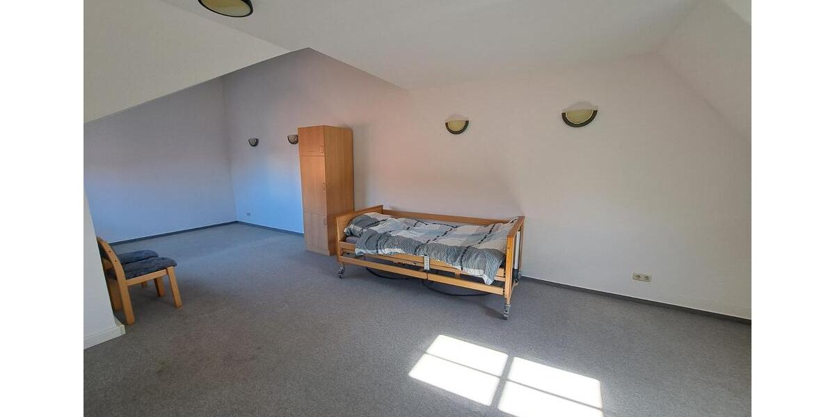 Dachgeschoßwohnung Mühlhausen (Thüringen) - 3 Zimmer, 80 m&sup2;, 464&euro; | Angebot:25431372