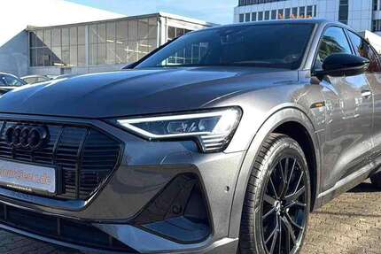 Audi e-tron 9.131 km 36.950 € Hamburg 22047
