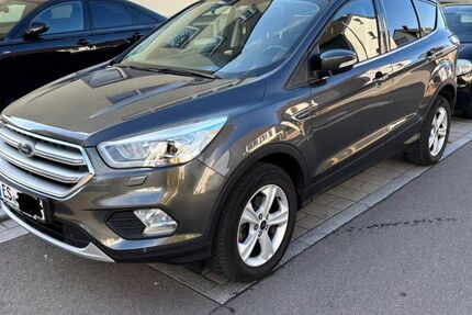 Ford Kuga 95.000 km 10.800 &euro; Neuhausen auf den Fildern 73765