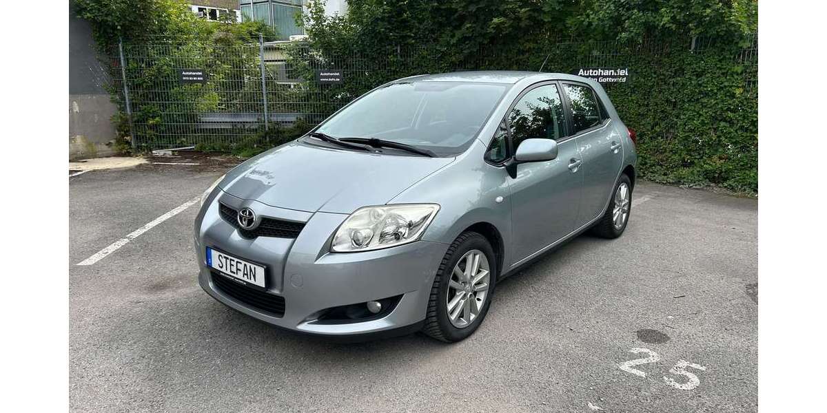 Toyota Auris 130.000 km 5.500 &euro; Neuss 41472