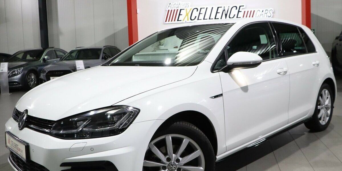 VW Golf VII 1.5 TSI HIGHLINE R-LINE SPORT BLACK LED 192.000 km 10.677 &euro; Hamm 59077