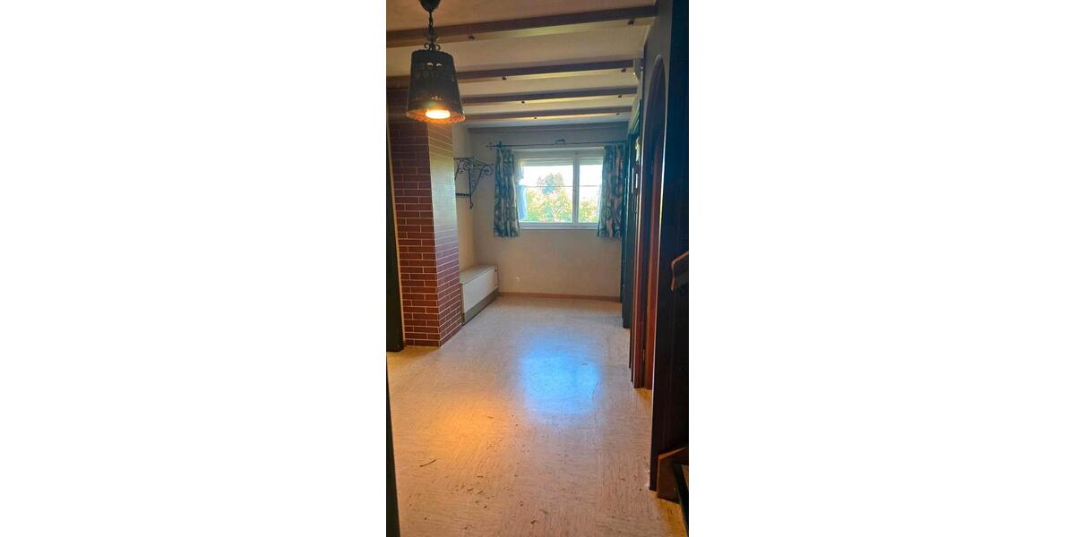 Reihenhaus Trossingen - 8 Zimmer, 192 m&sup2;, 490.000&euro; | Angebot:26906853