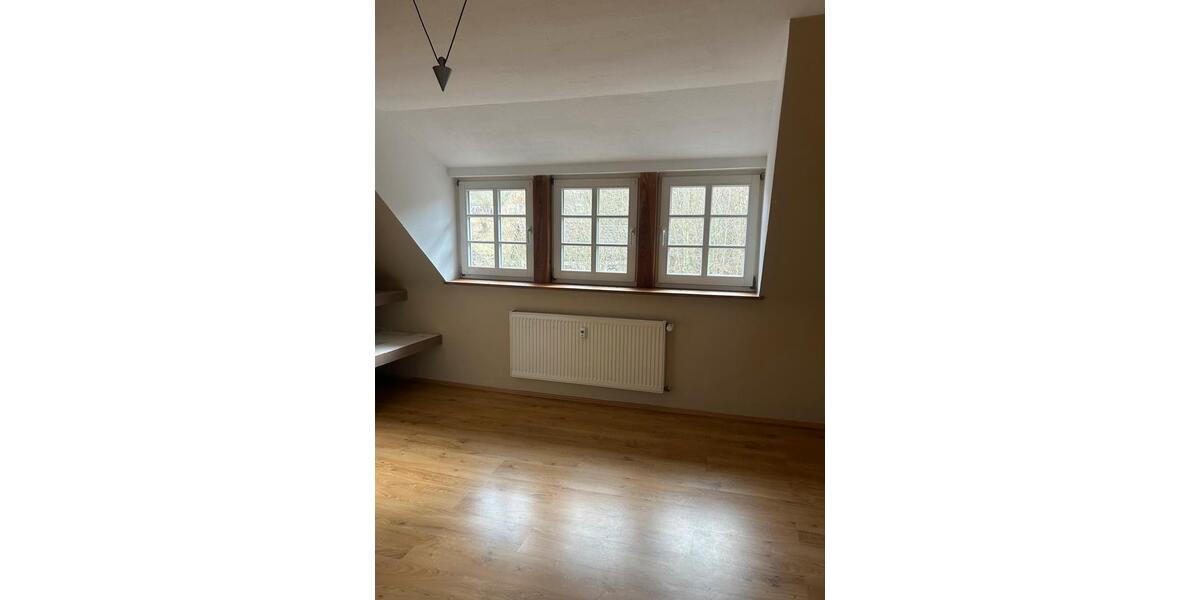 Dachgeschoßwohnung Homberg (Efze) - 4 Zimmer, 83 m&sup2;, 600&euro; | Angebot:25539635