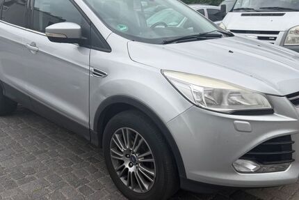 Ford Kuga 128.000 km 3.990 &euro; Magdeburg 39112
