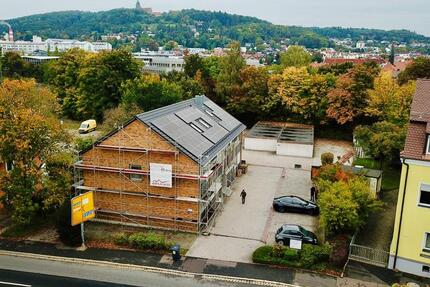 Exklusive Dachgeschosswohnung – Fußbodenheizung, Designglas, EBK zimmer