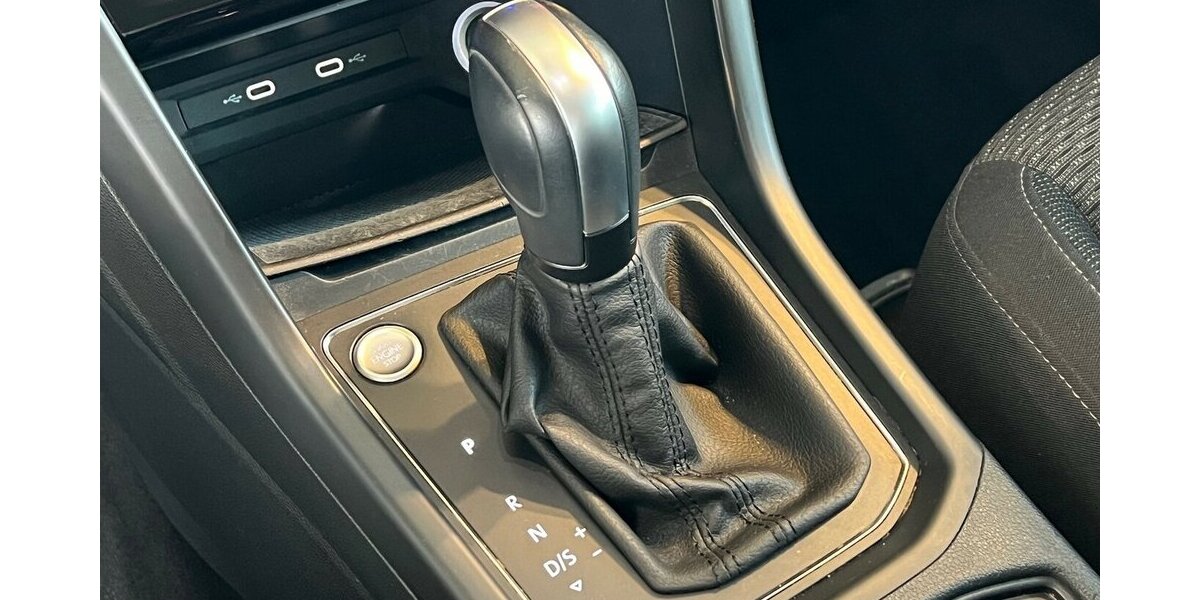 VW Touran Comfortline BMT Start-Stopp 7 Sitzer *Pano* 75.850 km 27.499 € Mainz-Kostheim 55246