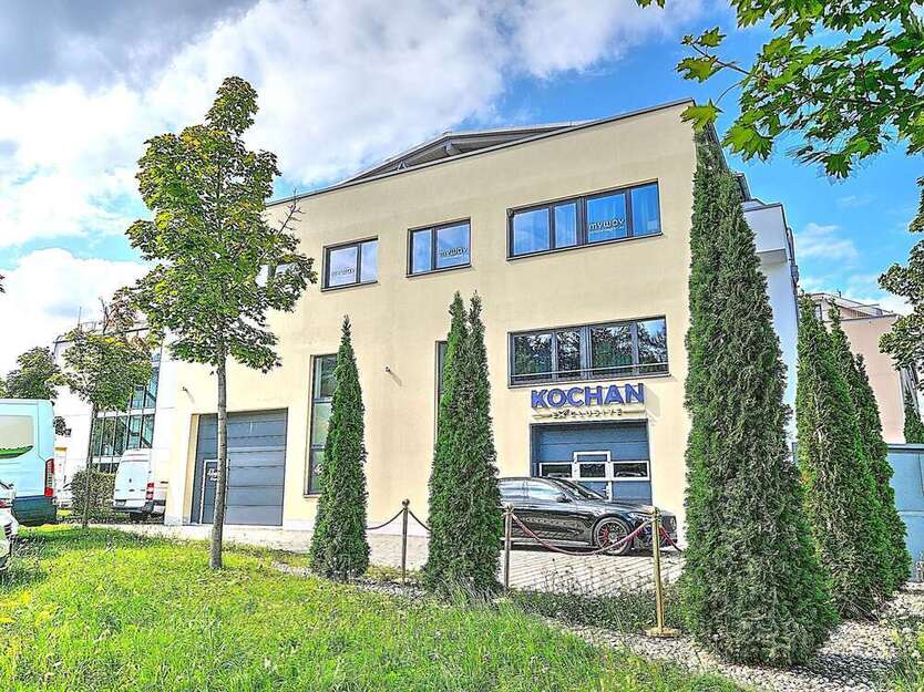 Büro in Krailling 1.990 € 200 m²
