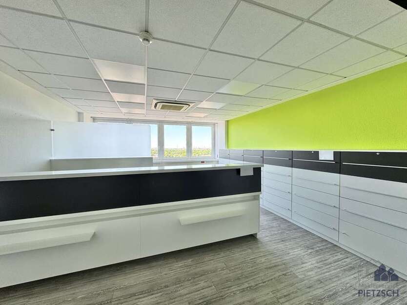 Büro in Marl 2.272 € 284 m²