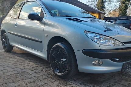 Peugeot 206 134.500 km 1.599 &euro; Essen 45326