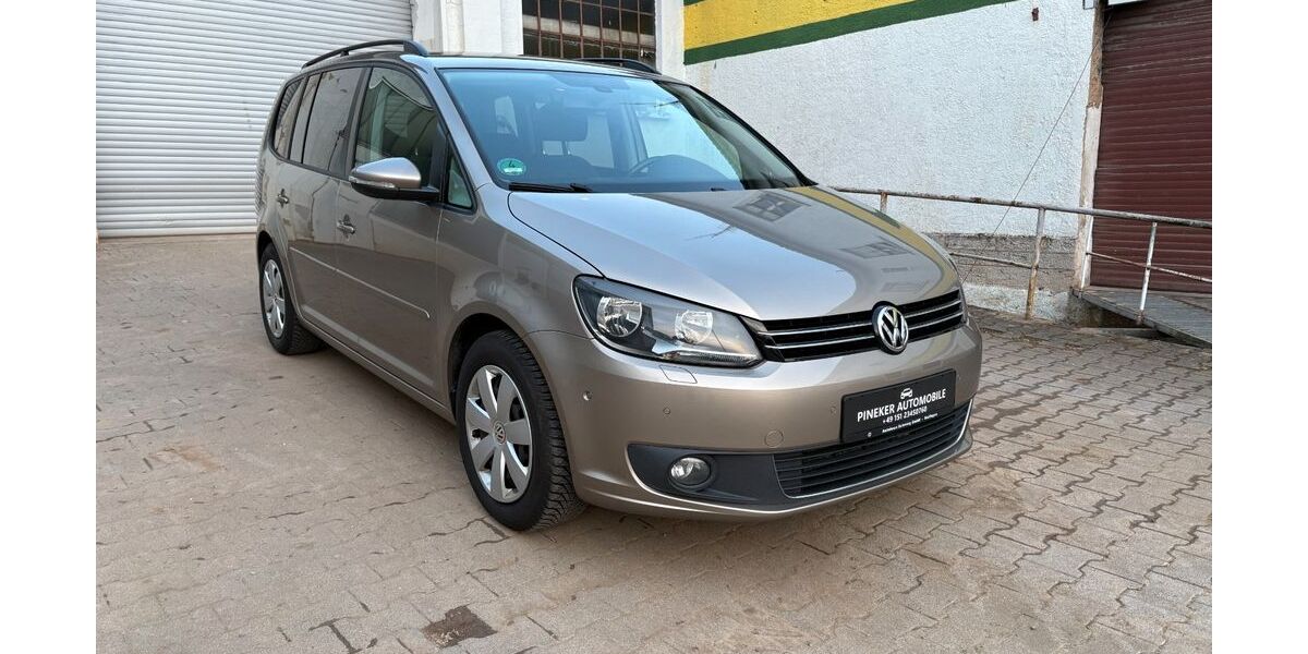 VW Touran 210.000 km 6.800 &euro; Lauda-Königshofen 97922